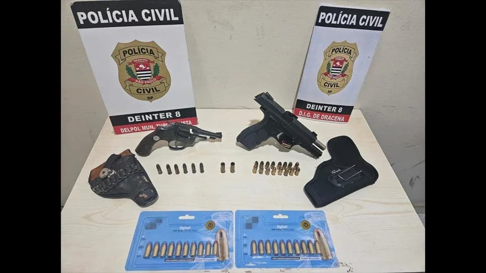 COM ARMAS DE FOGO E MUNIÇÕES IRREGULARES, HOMEM É PRESO EM FLAGRANTE DURANTE CUMPRIMENTO DE MANDADO DE BUSCA E APREENSÃO EM TUPI PAULISTA