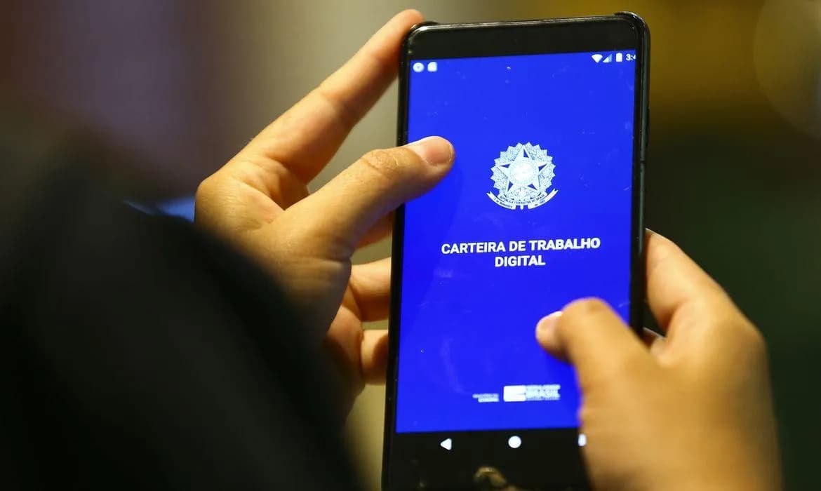 EMPREGO FORMAL CRESCE E SOMA MAIS DE 10 MILHÕES DE NOVAS VAGAS ATÉ JUNHO DESTE ANO