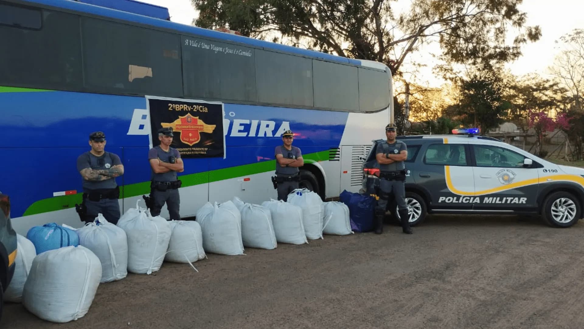 POLÍCIA RODOVIÁRIA APREENDE MAIS DE 318 KG DE FOLHAS DE COCA EM REGENTE FEIJÓ