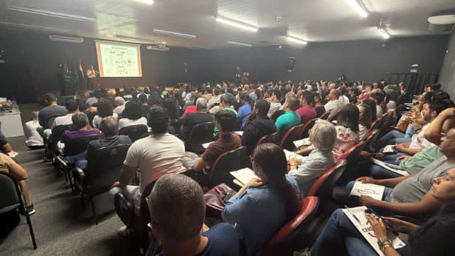 SAÚDE PROMOVE SEMINÁRIO SOBRE PREVENÇÃO DA LEISHMANIOSE VISCERAL E ESCORPIÕES